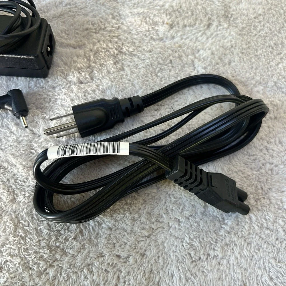 Kangaroo Mobile Desktop Computer MD2B SD1B 1.44GHz HDMI 2GB 32GB BLUETOOTH